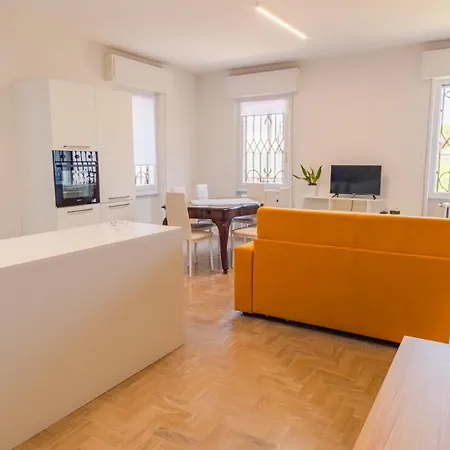 Luisa's Garda Soul - Italian Homing Appartement